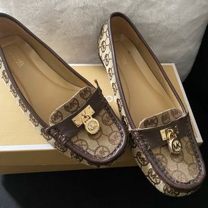Like new Michael Kors loafers